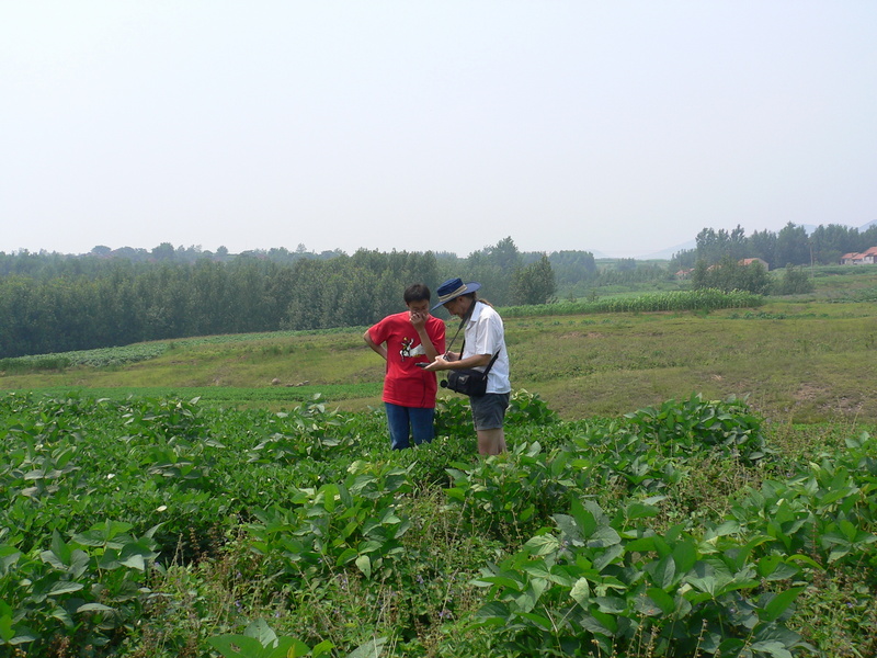 Targ taking the GPS shot as Liú Bīng looks on
