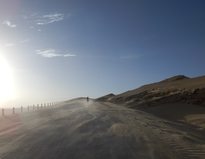 Cycling in heavy winds 