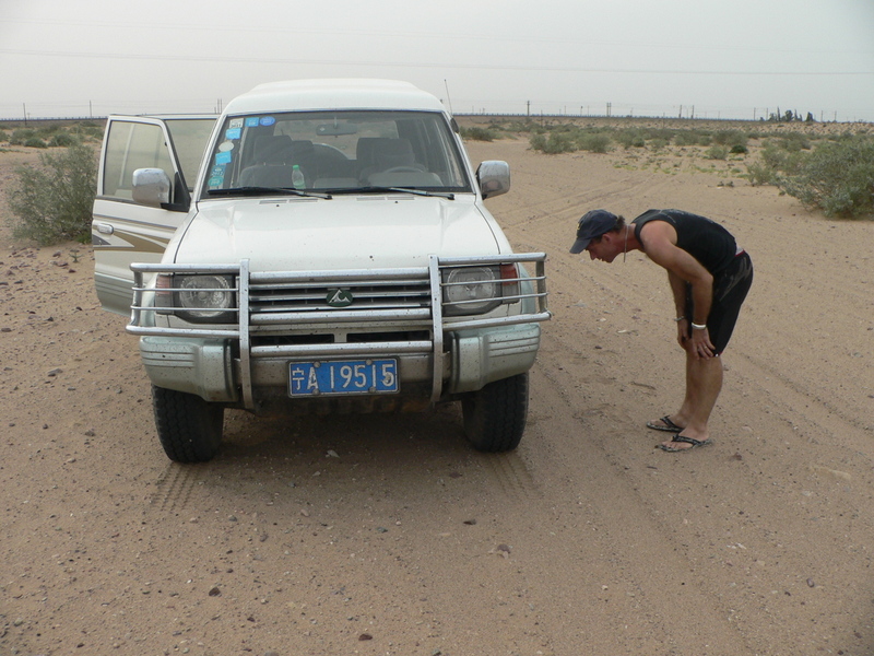 Peter discovers the lockout hubs on the jeep are fake.  It is only 2-wheel drive.