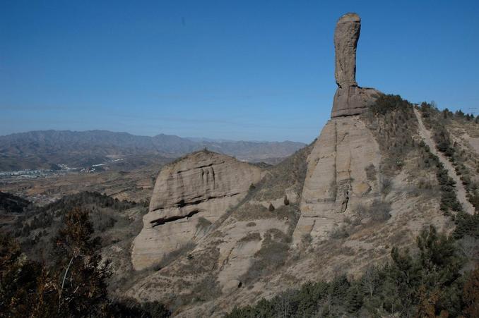 The starting point of the hunt - the famous "Hammer Rock"