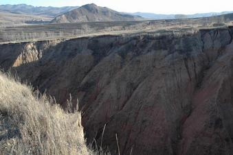 #1: CP near the bottom of the gully about 20 meters below - looking toward south