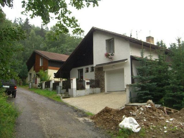 The nearby house / Das benachbarte Haus