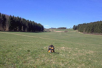 #1: Looking north over the confluence (marked by the yellow day bag)