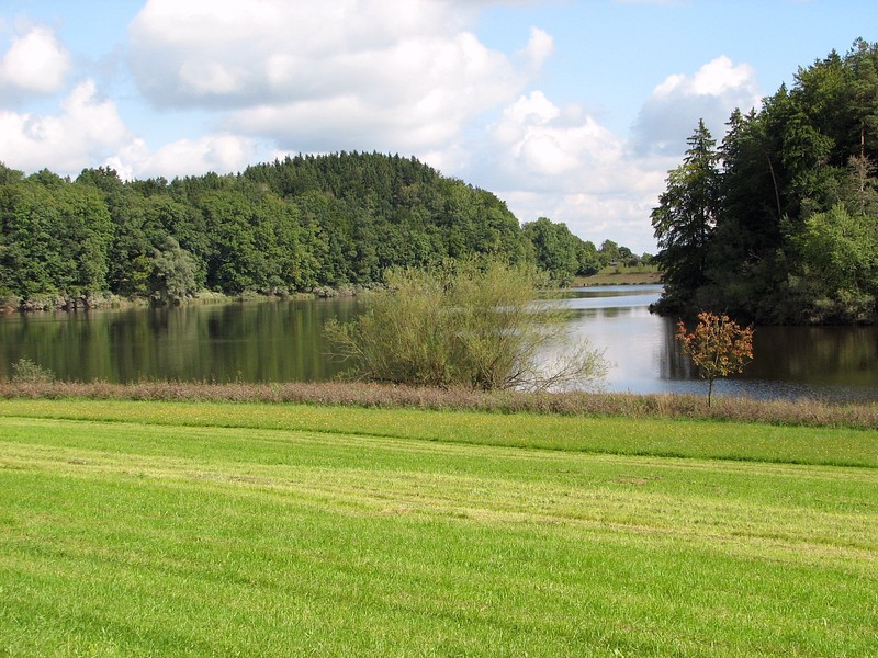 Windachspeicher reservoir 500 m east of the Confluence