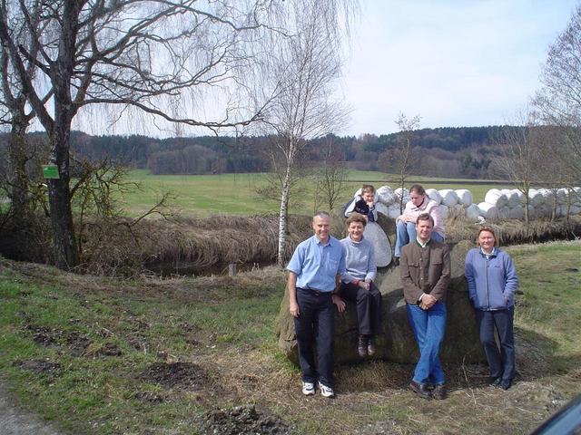 Peter, Susan, Johannes, Elisabeth, Hans, and Jennifer at monument