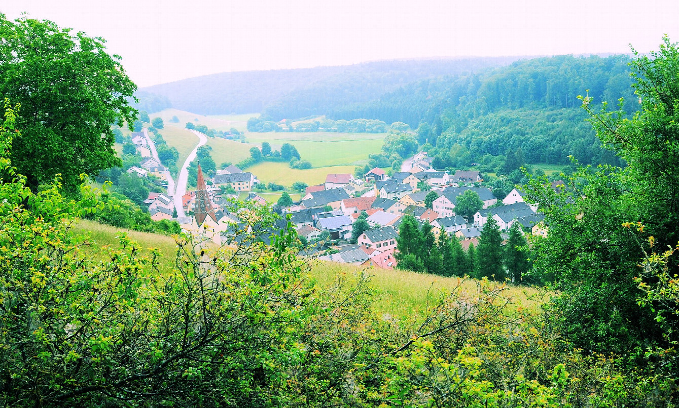 Dorf im Tal