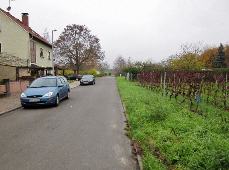 The street towards the North