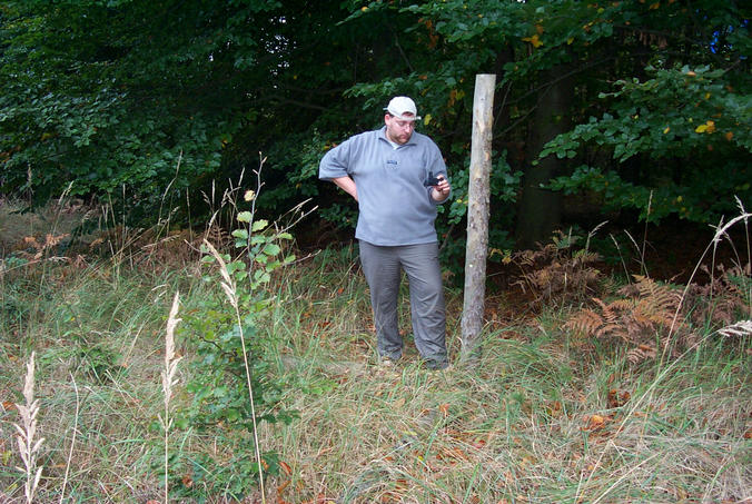 Jan at the marking of the confluence point, which is located about 50 ft from the "real" point / Jan an der Markierung des Confluence Punktes, diese befindet sich ca. 15m from tatsächlichen Punkt entfernt