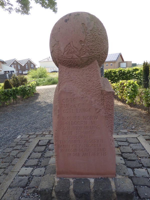 The confluence monument