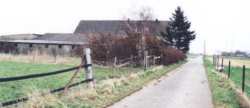Farmhouse "De Lindenhof" to the East