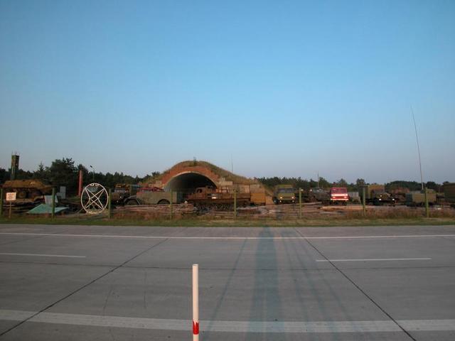 The museum nearby / Das nahegelegene Militärmuseum