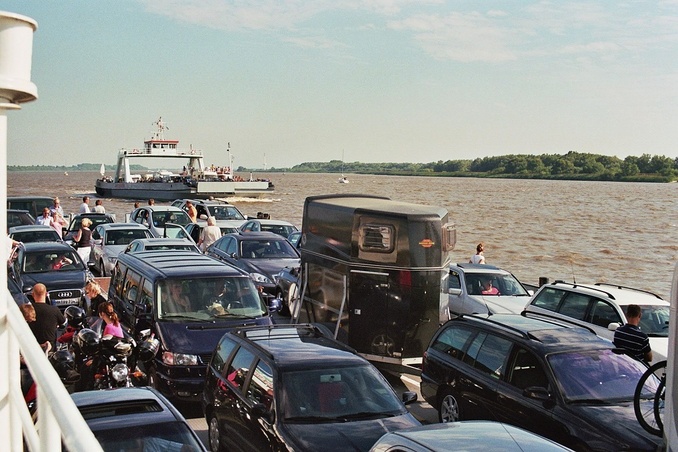 Crossing the river Elbe