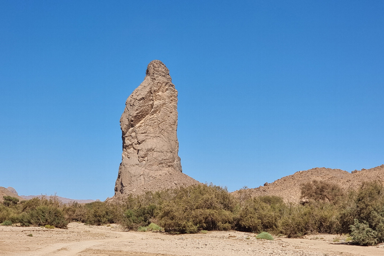 Mt I-m-merous 17 km down the wadi