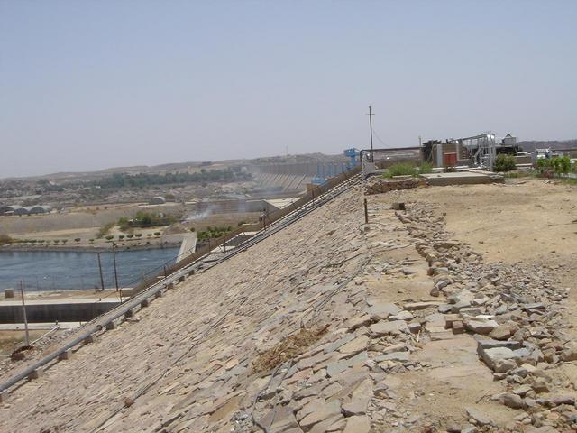 A view of the Aswān Dam, small one.