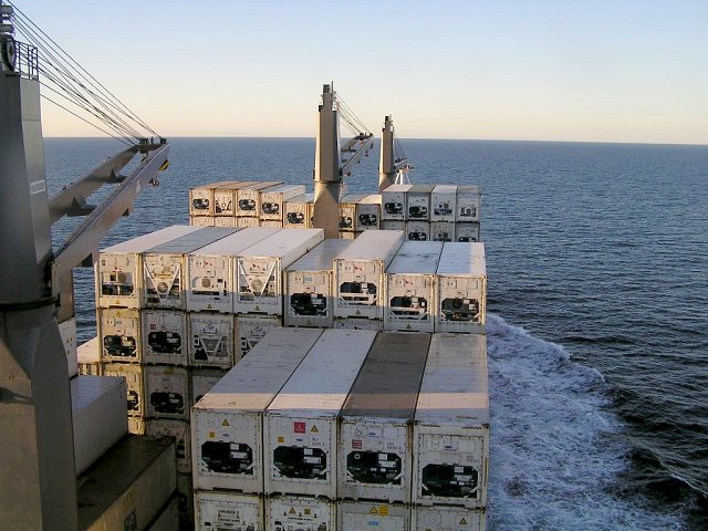 Large quantities of empty reefer containers for South America