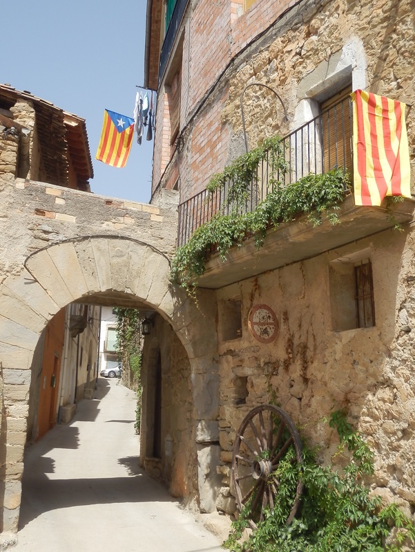 Alley in Santa Maria de Meià