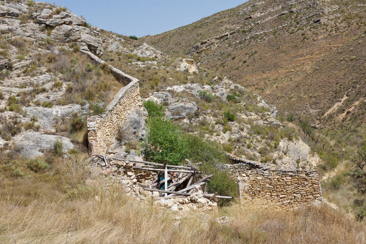 An abandoned corral, near my parking spot (600m NE of the point)