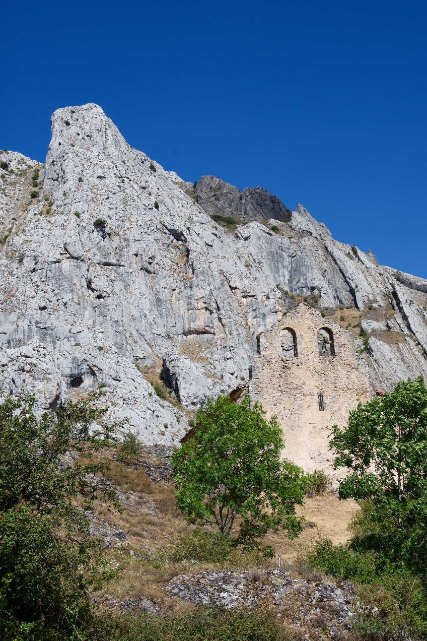 "Ermita de Pruneda&rdquo;, 7.2 km SSE of the point