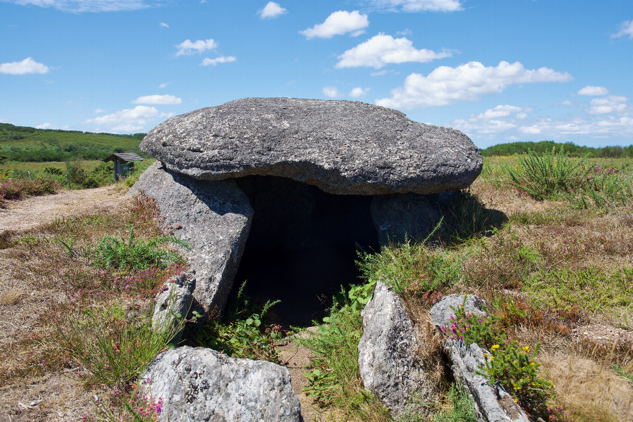 The nearby "Dolmen Forno Dos Mouros&rdquo;
