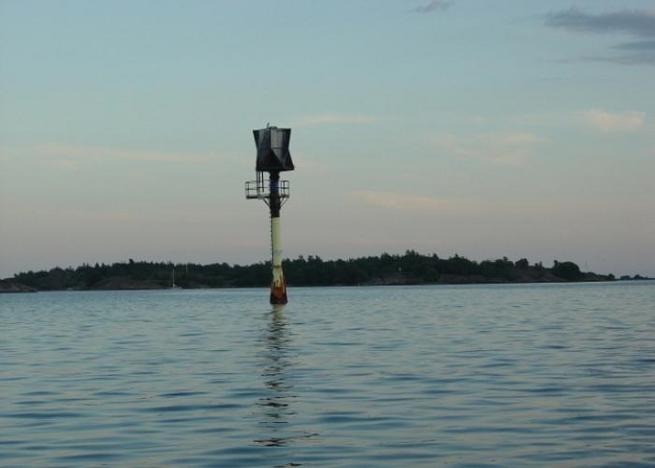 crossing - point marking / Markierung für die Schifffahrt