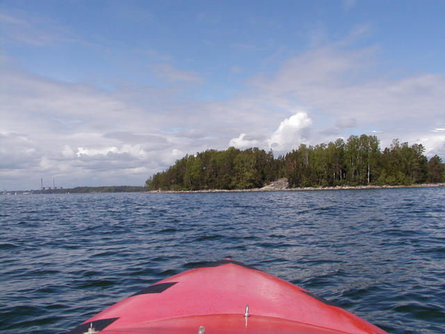 At the confluence! View north, the island of Bergskämmö in front.