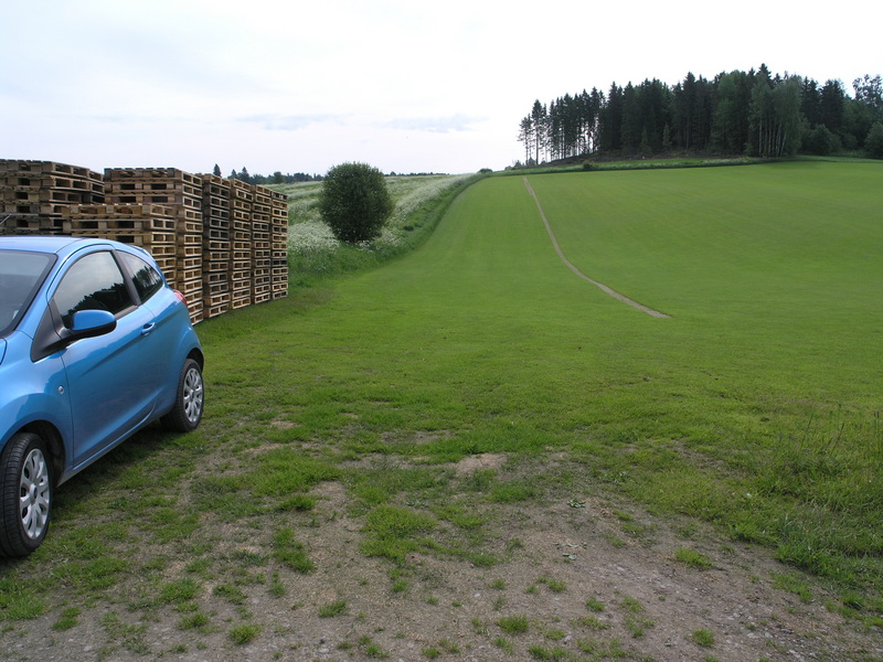 Parking close to the lawn plot