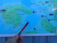#8: Confluence Point =+ on the Island Map / Schnittpunkt auf der Inselkarte
