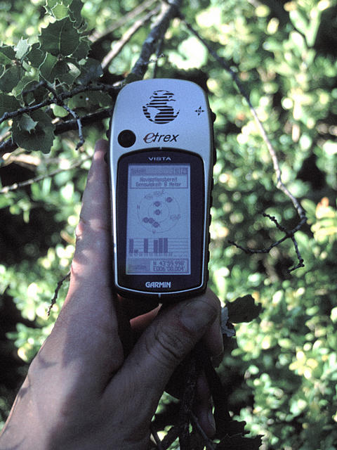 Photo of GPS at a position as close as possible to the confluence point