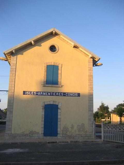 The railway station.