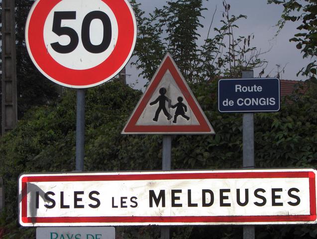 ISLES LES MELDEUSES SIGN