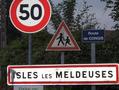 #9: ISLES LES MELDEUSES SIGN