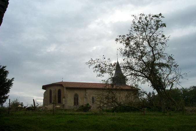 The church is located about 300ft ftom the confluence point / Diese Kirche ist ca.100m vom Confluence Punkt entfernt