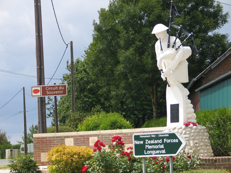 Pipers' Memorial, Longueval 