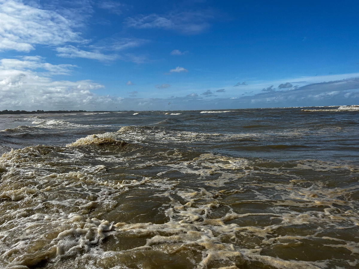 View West (towards Calais)