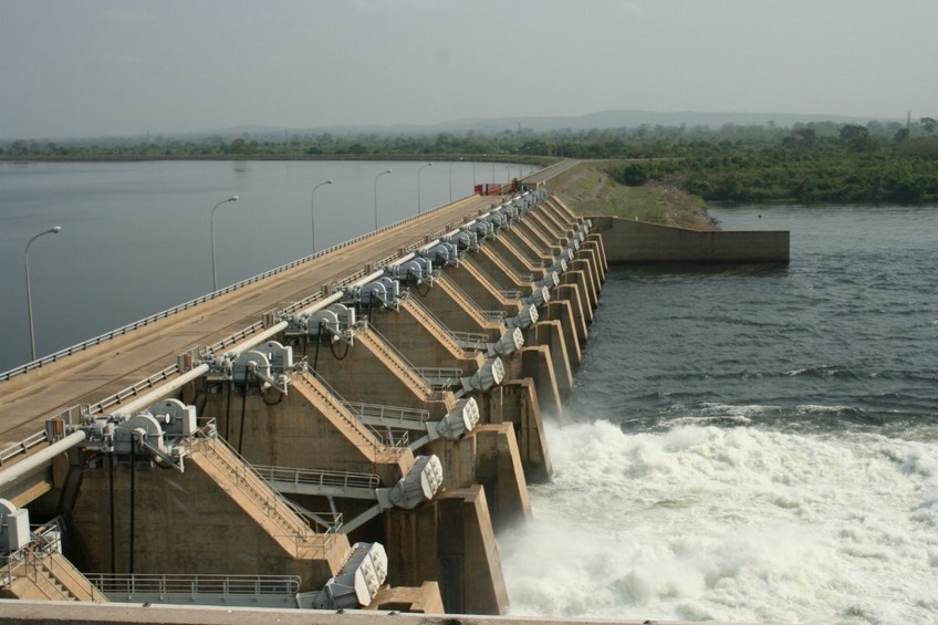 The Kpong dam (left bank)
