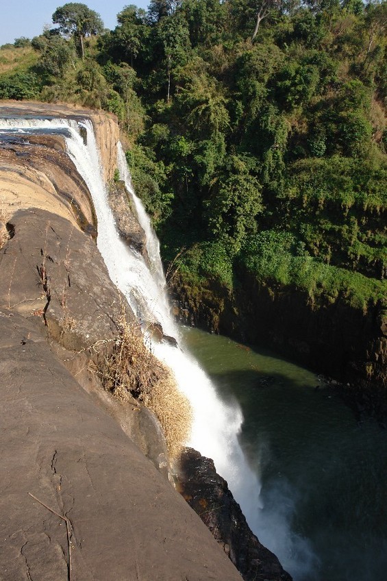 Kampadaga waterfall