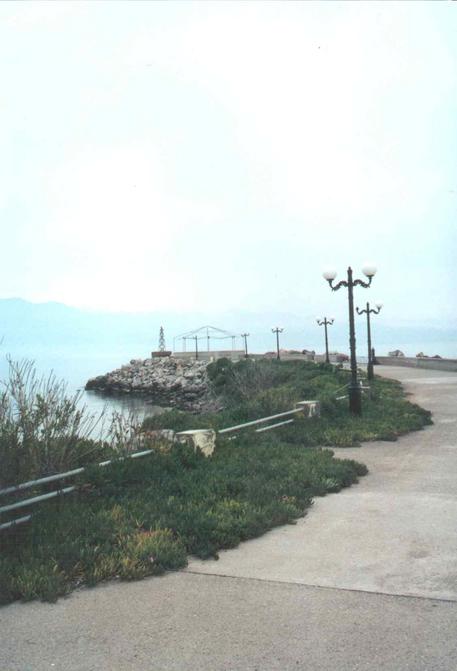 Lonely pier 1.5 km from the confluence