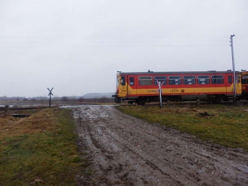 Railway crossing in 1.7 km distance