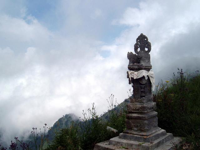 Small shrine on the south rim