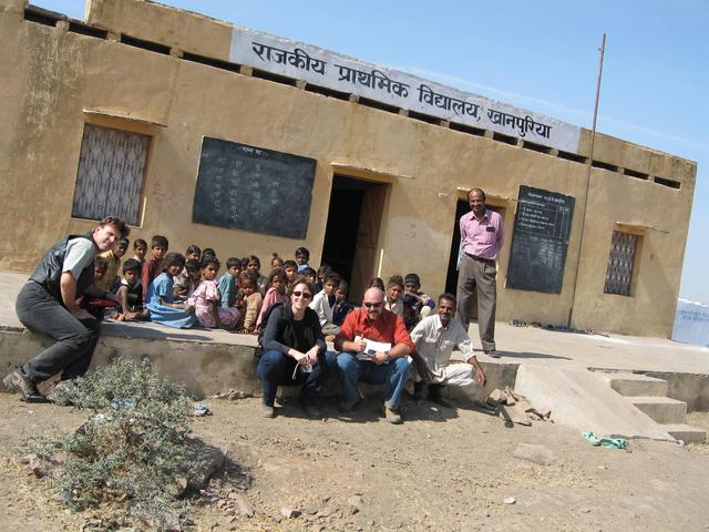 Khanpuriya Primary School--on the way to the cp