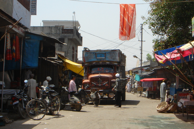 Dera Nanak, the nearest village to the CP - less than 5km from the Pakistan border!