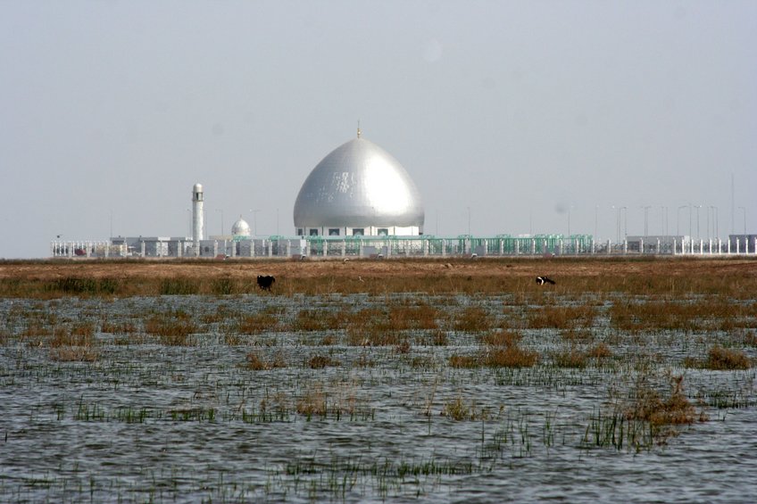 The "Martyrs Shrine" under construction on al-Narsiyy road