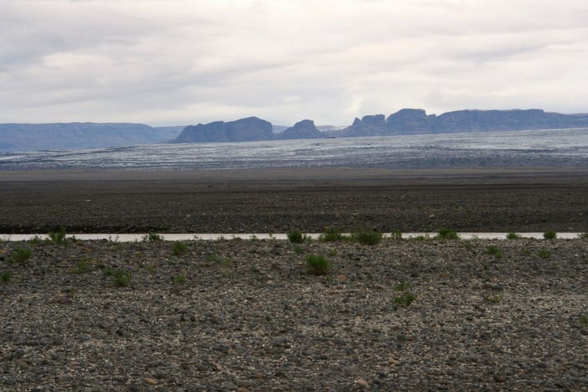 View to the West, the end of the glacier