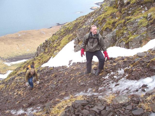 Steep gravel mud and Ice at the end