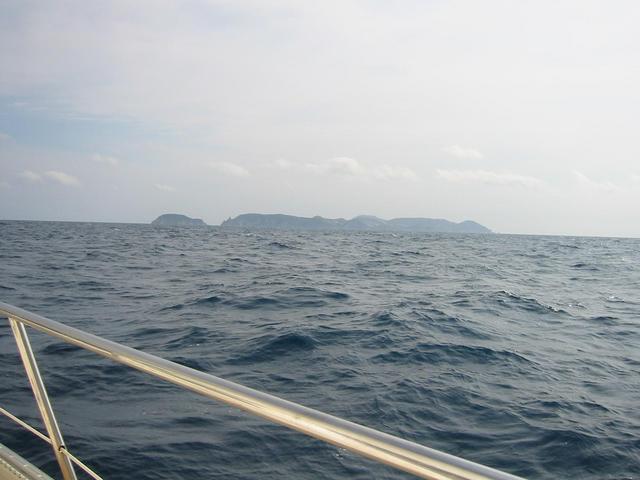 Looking south, Isola di Ponza, 4Nm (7.7km)