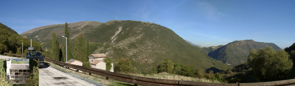 Cemetery of Cesure and panoramic view in direction north (Valcadara)