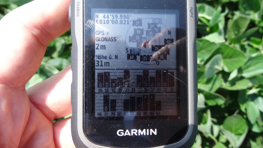 GPS reading with a distance of 33 m to 45N 10E