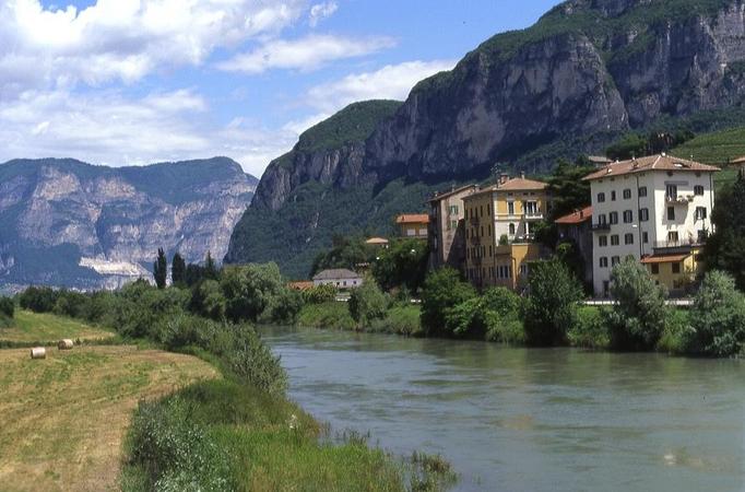 River Adige, 24 km northeast of the CP