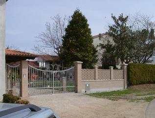 #1: Confluence in the back of the garden behind the gate