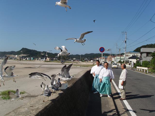 Suzuki-san (ryokan owner) and the two Shinto-priests